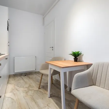 P15 Apartment *