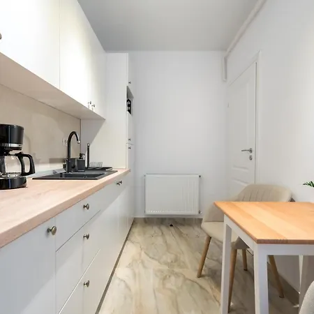 P15 Apartment *